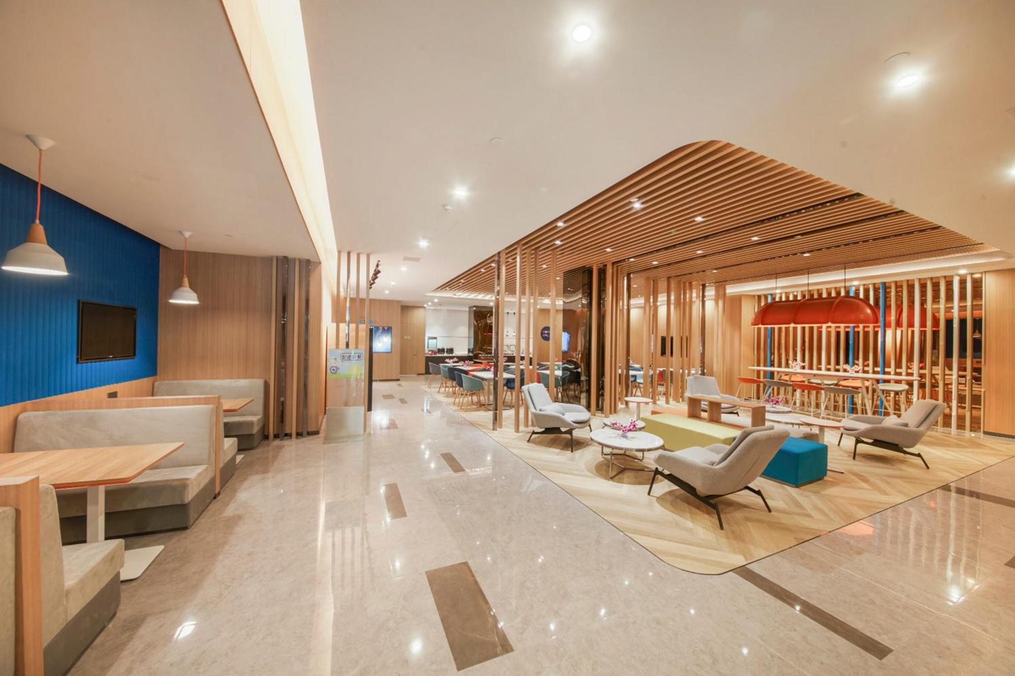 Holiday Inn Express Shanghai Xuhui Binjiang, An Ihg Hotel Zewnętrze zdjęcie